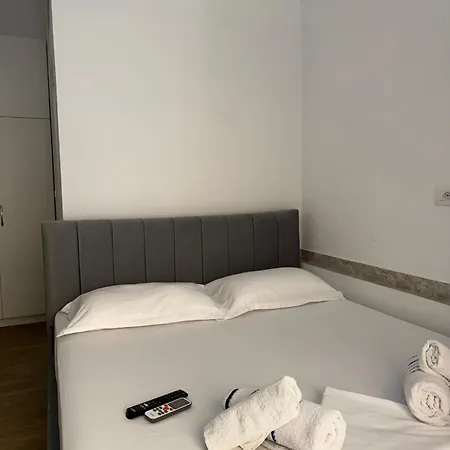 Adela's Sarandë